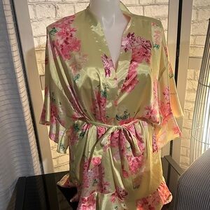 Victoria's Secret Satin Robe & cami/short satin set with Pink Floral Design
